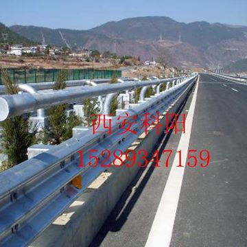 甘肃 青海 湖南厂家热销公路道路二波护栏板 防撞波形护栏板 镀锌波形梁钢护栏