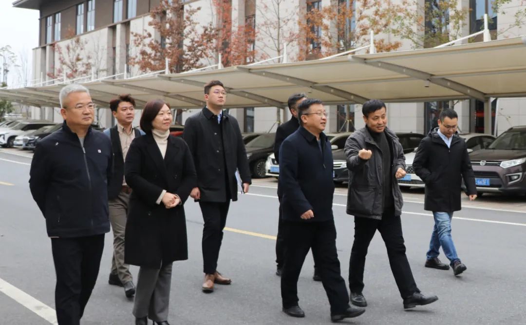 b71fb120e169efc4cc4f38c79bf9a8be